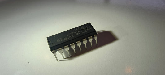 L293D - Dual H bridge driver IC 4.5-36V 600mA - DIP-16 THT