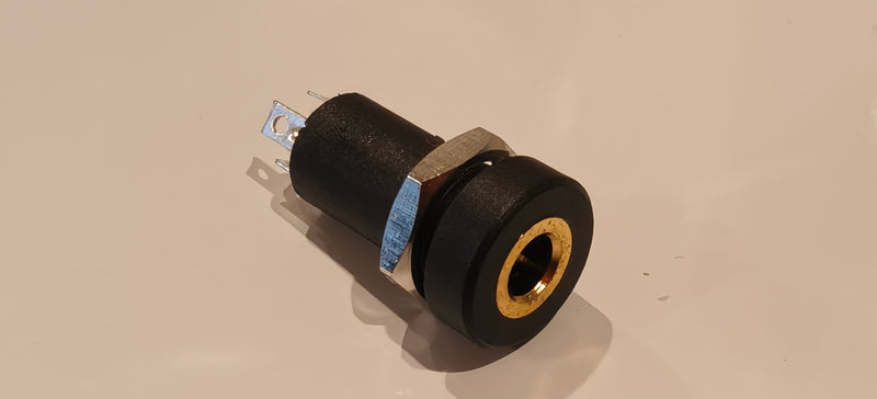 AUX port 3.5mm audio jack 3-PIN